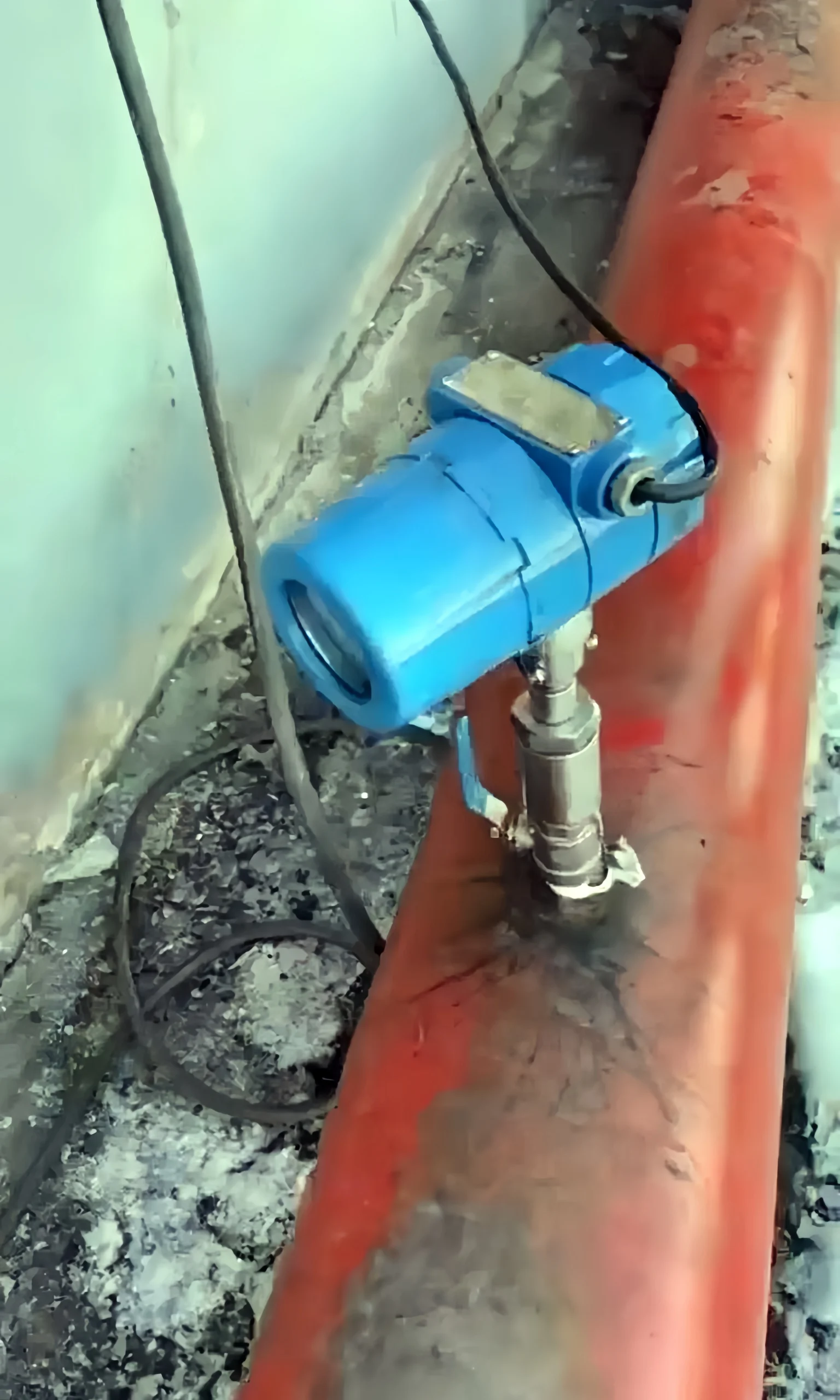 Insertion-type thermal mass air flow meter