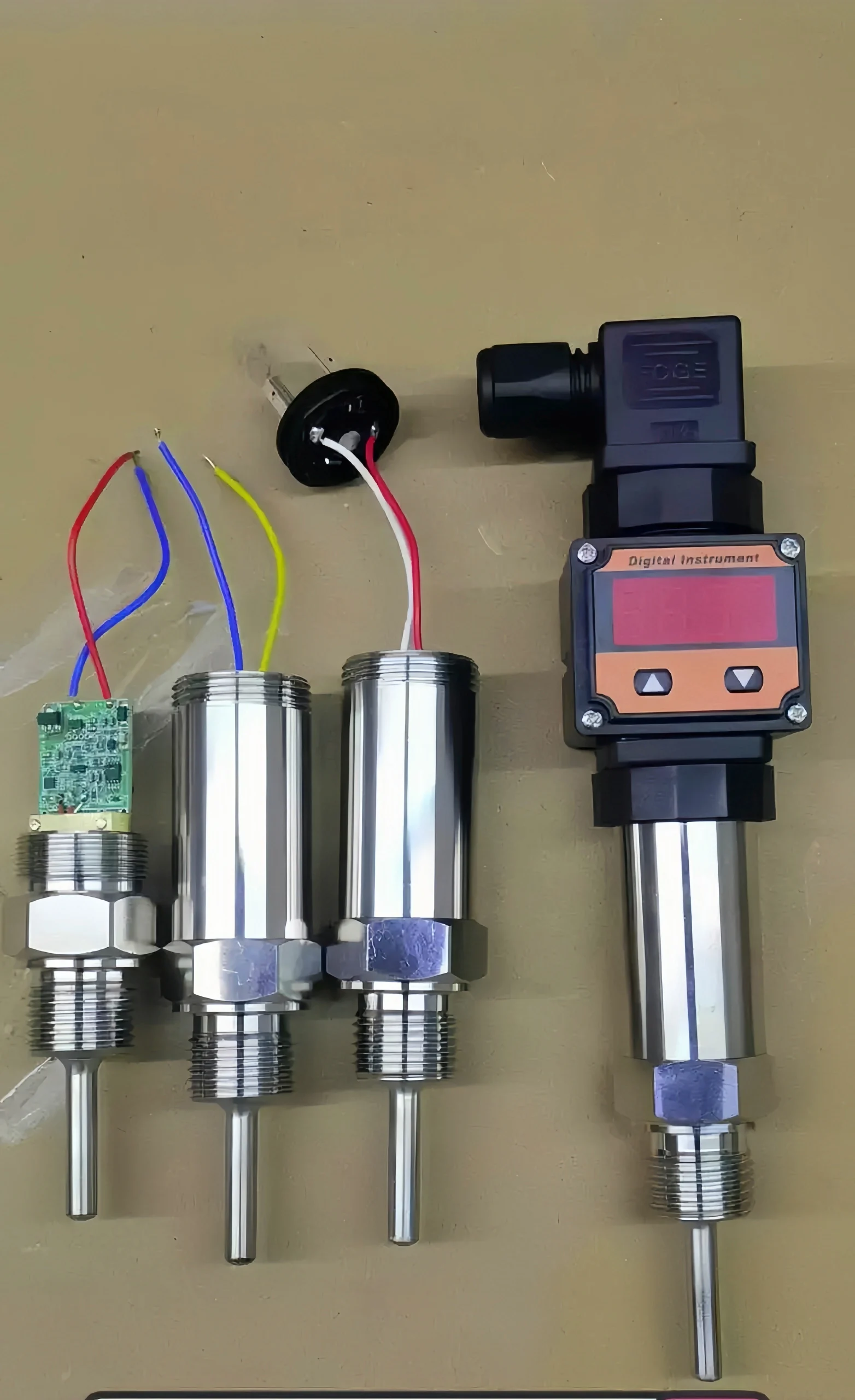 Temperature transmitter internal structure