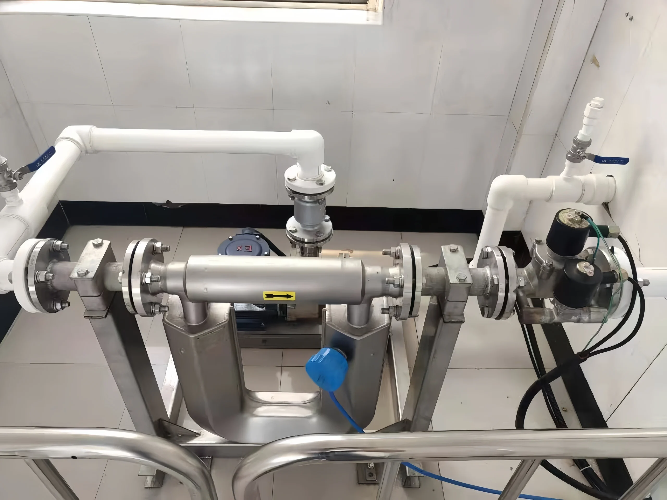 Ultra-low temperature mass flow meter