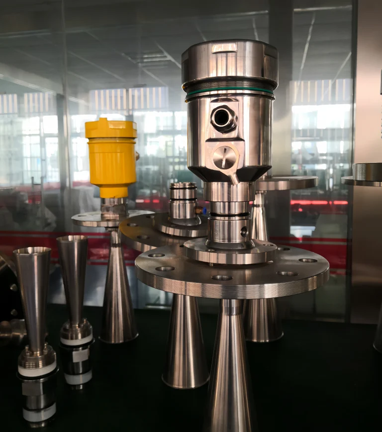 Horn antenna radar level meter