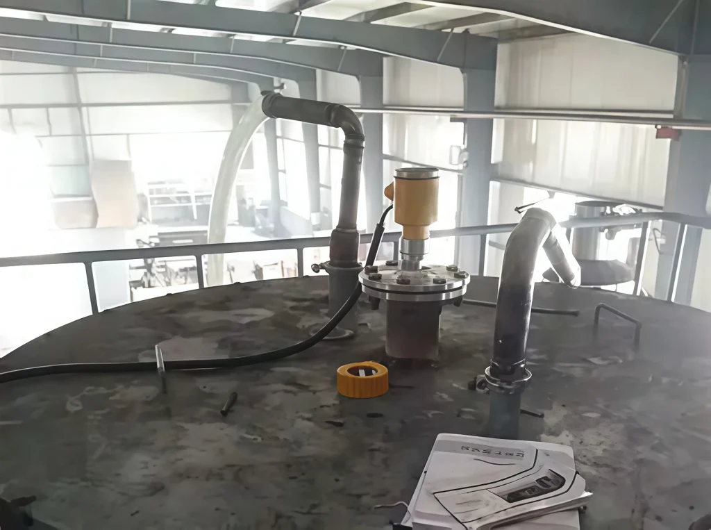 Level Sensor for Solids-Powders