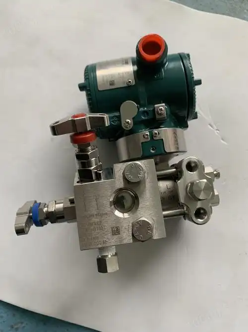 3 valve manifold for differential pressure transmitter 1