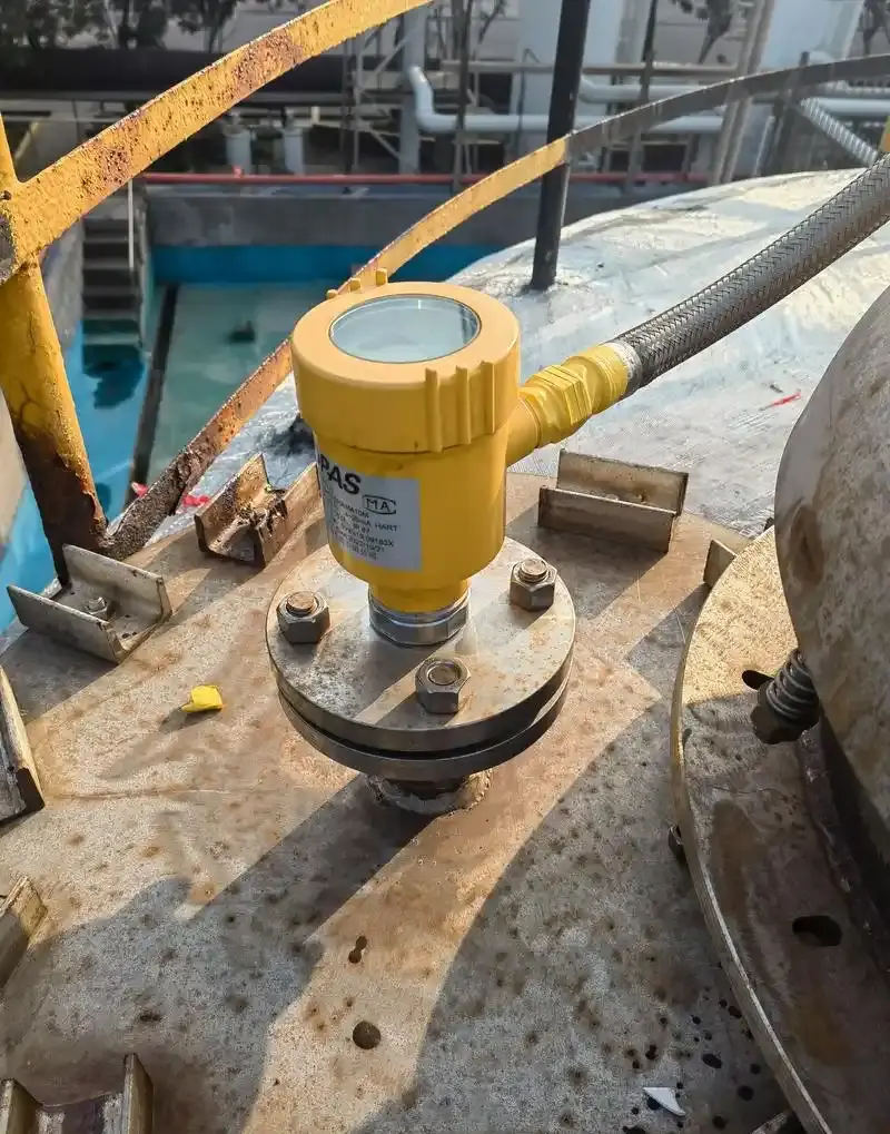 Radar level switch